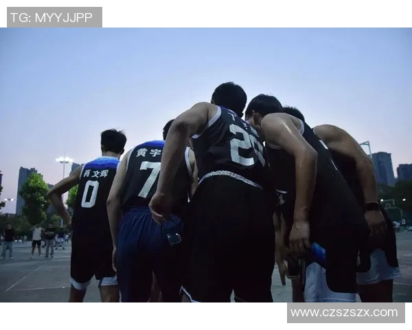 犹他爵士与达拉斯小牛的激烈对决展现篮球魅力与团队协作精神