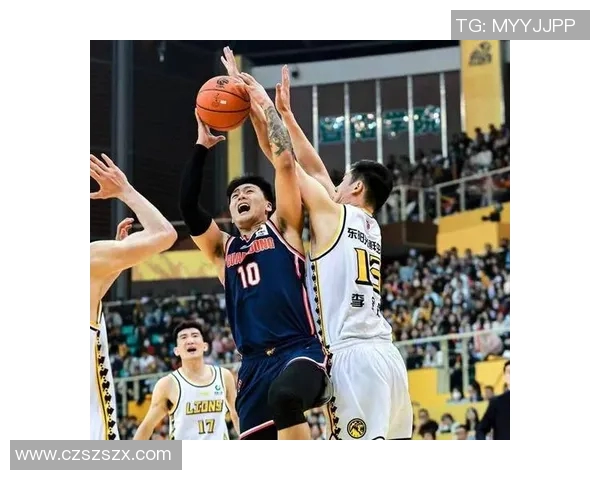 拉瓦勒与兰斯激战正酣双方拼尽全力争夺胜利的精彩瞬间回顾